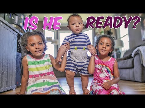 A 7-MONTH BABY THAT CAN WALK!